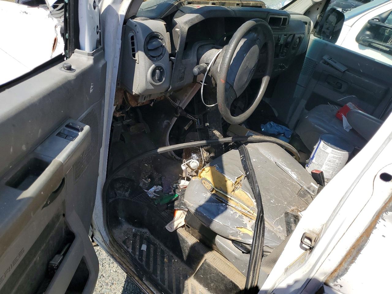 Ford Econoline E150 Van