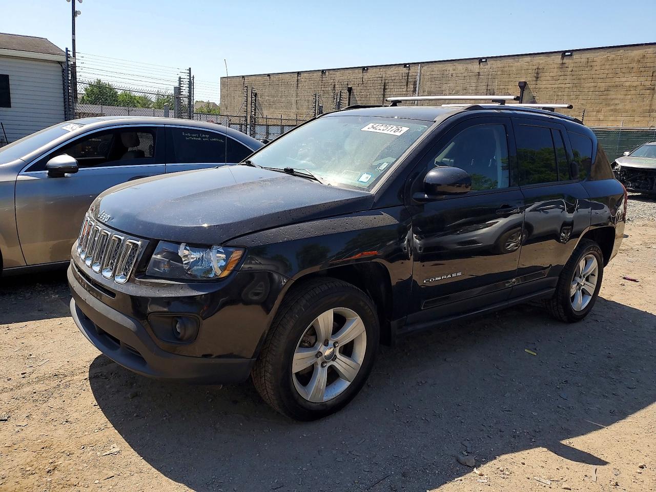 Salvage Jeep Compass Image