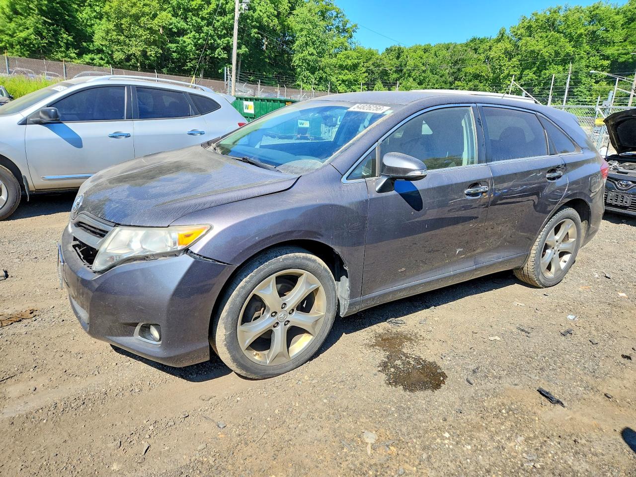 Salvage Toyota Venza Image