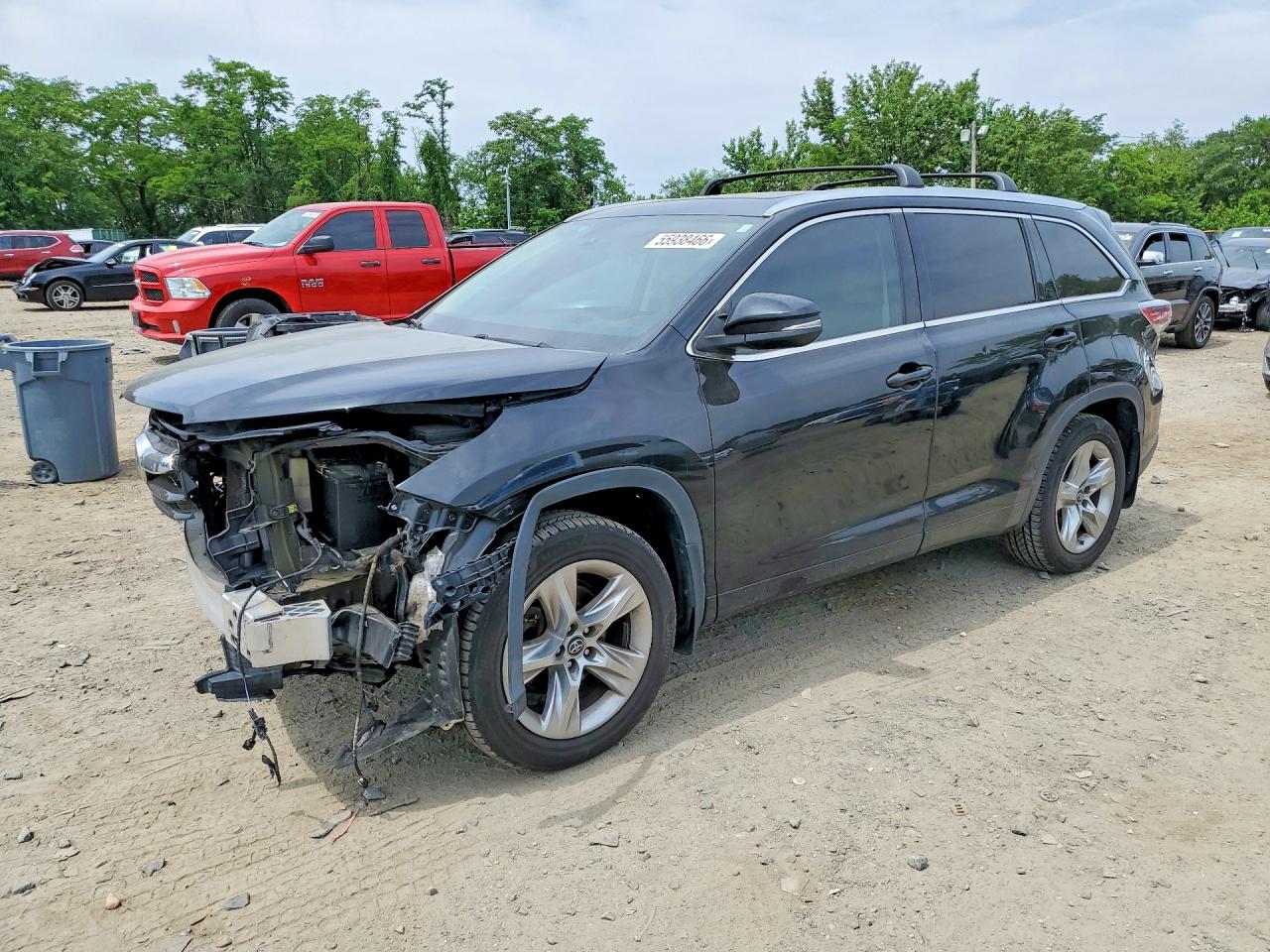 Salvage Toyota Highlander Image