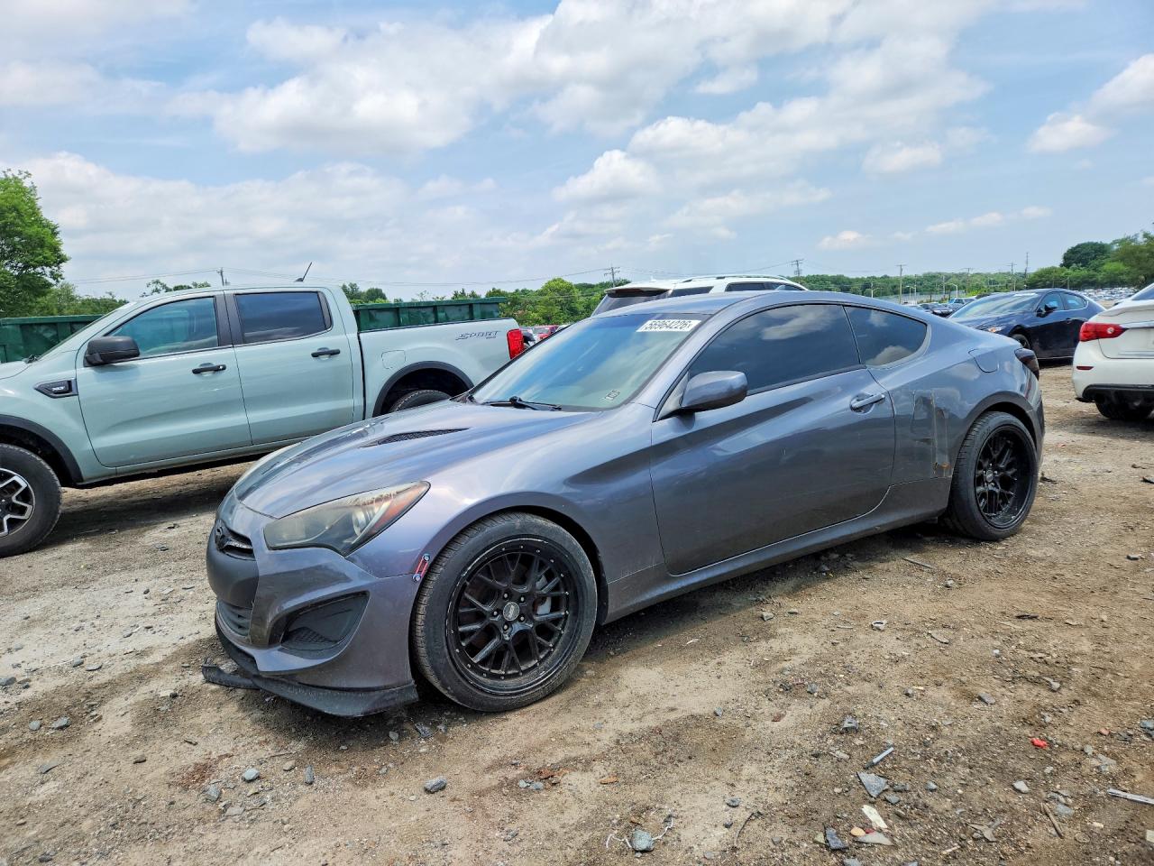 Salvage Hyundai Genesis Image