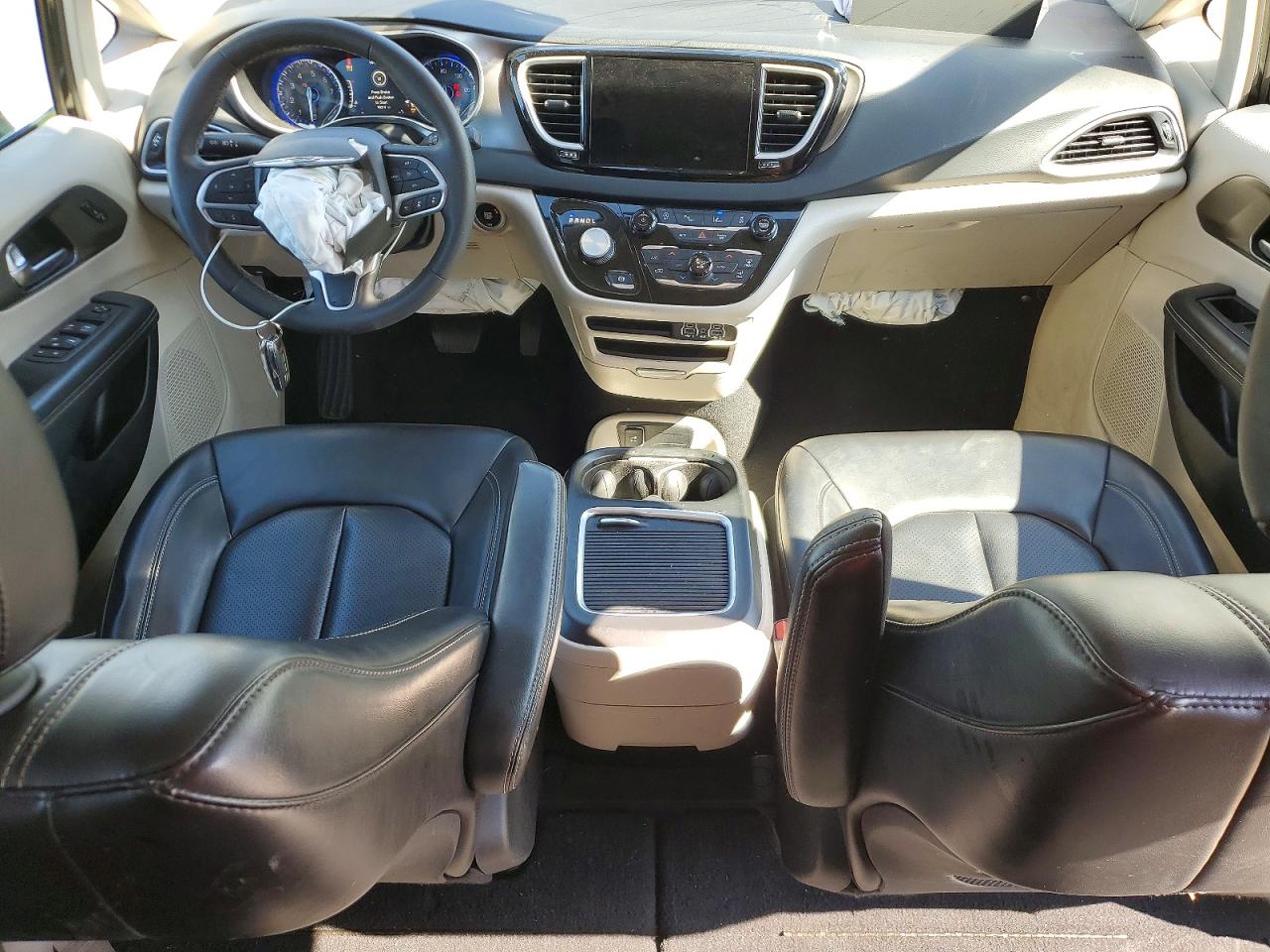 Chrysler Pacifica Touring L