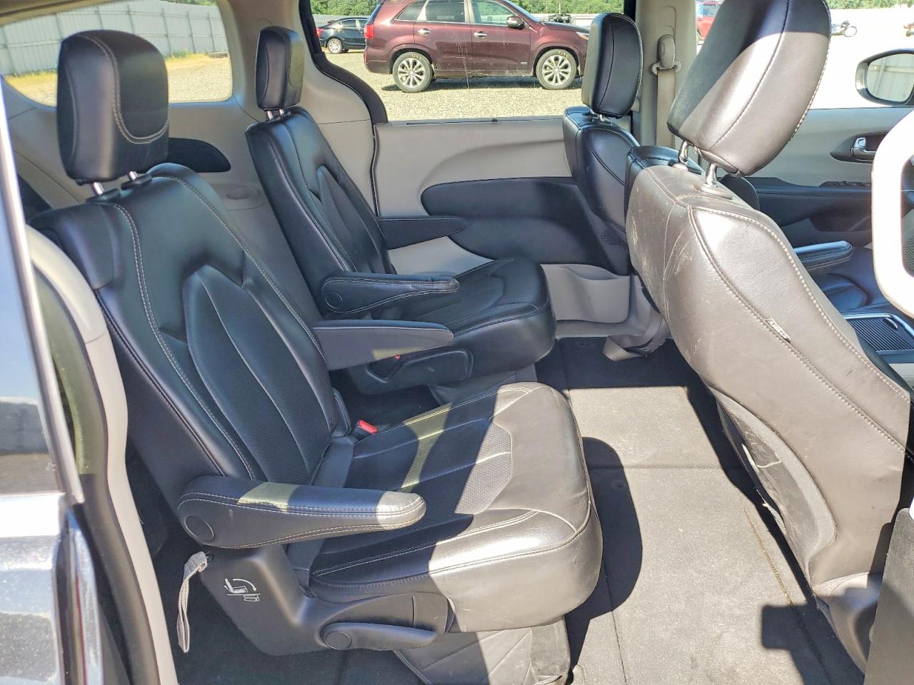 Chrysler Pacifica Touring L