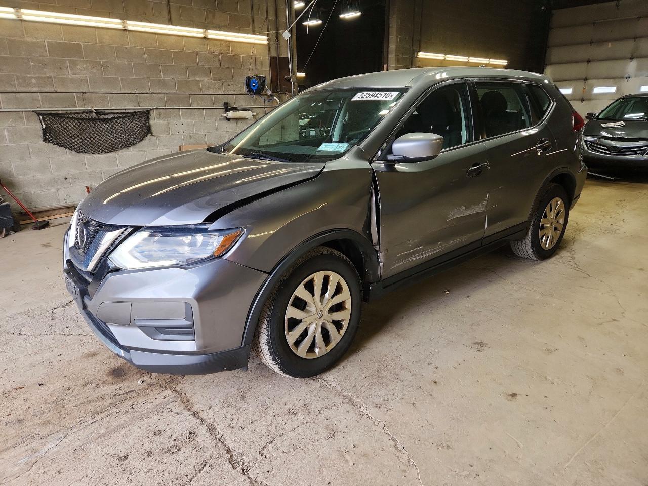 Salvage Nissan Rogue Image