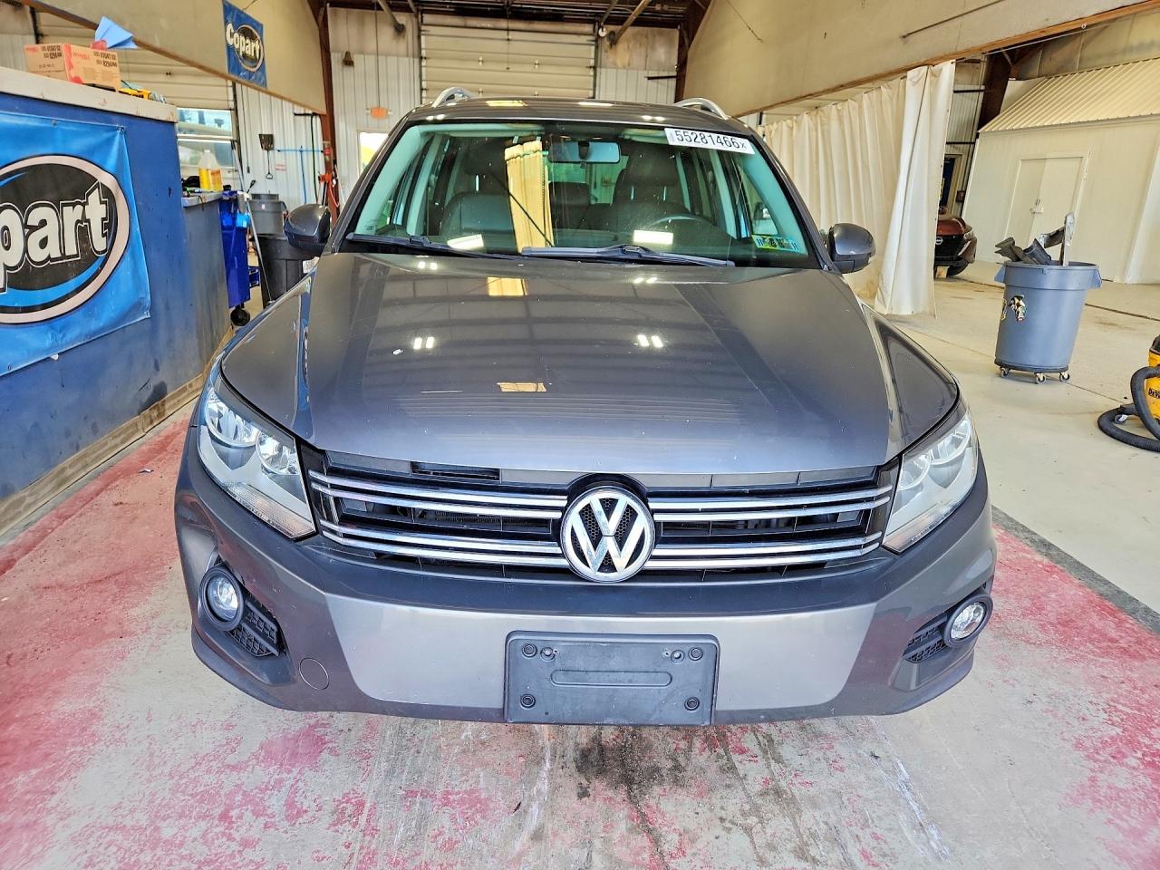 Volkswagen Tiguan S