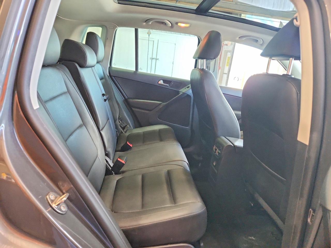 Volkswagen Tiguan S