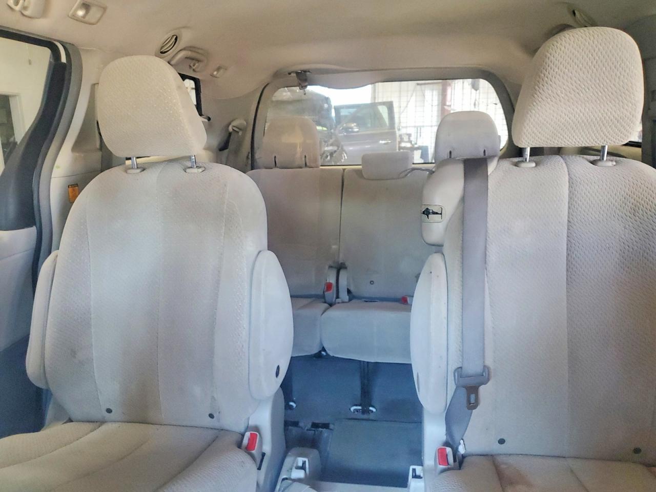 Toyota Sienna Le