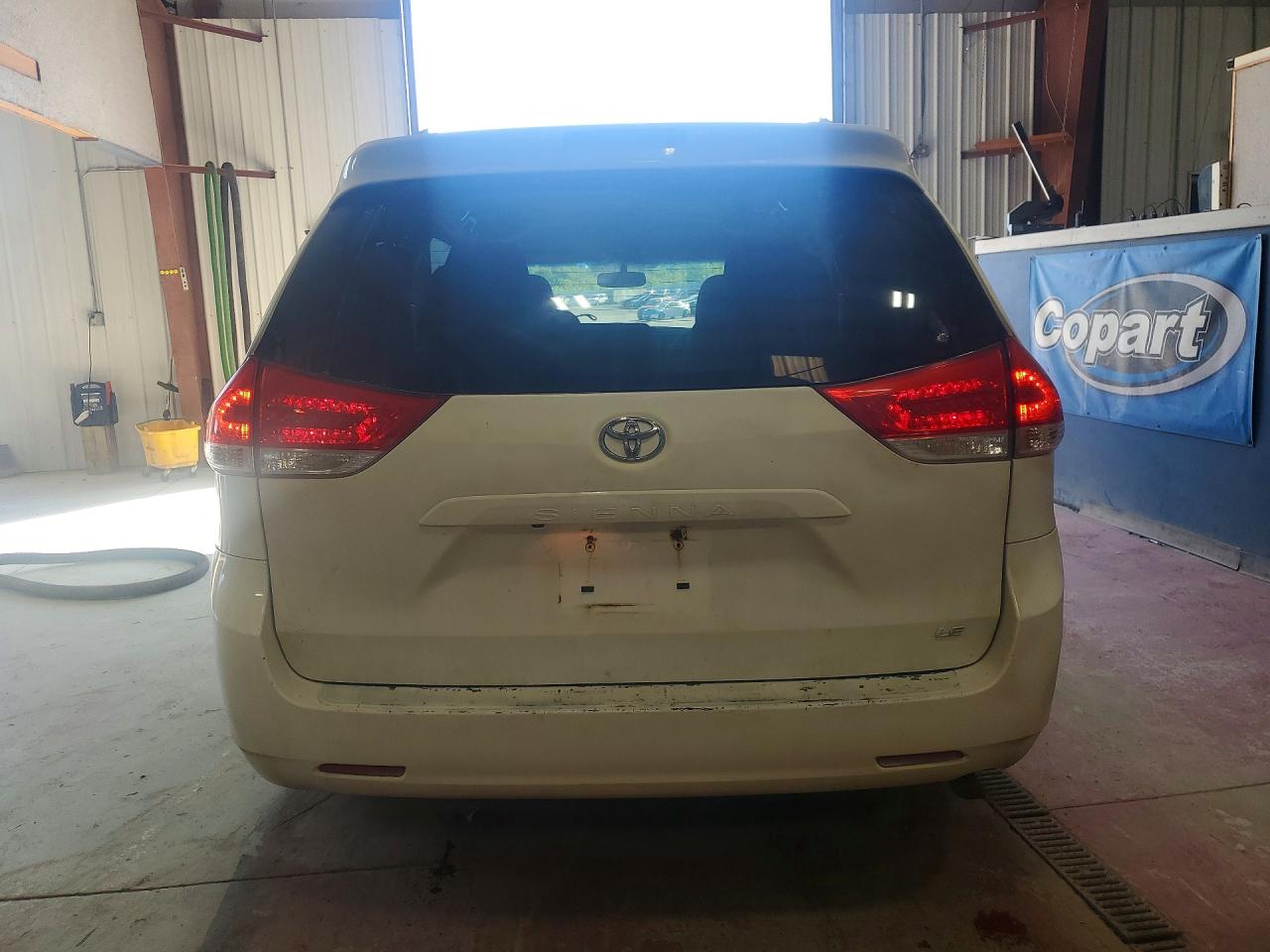 Toyota Sienna Le