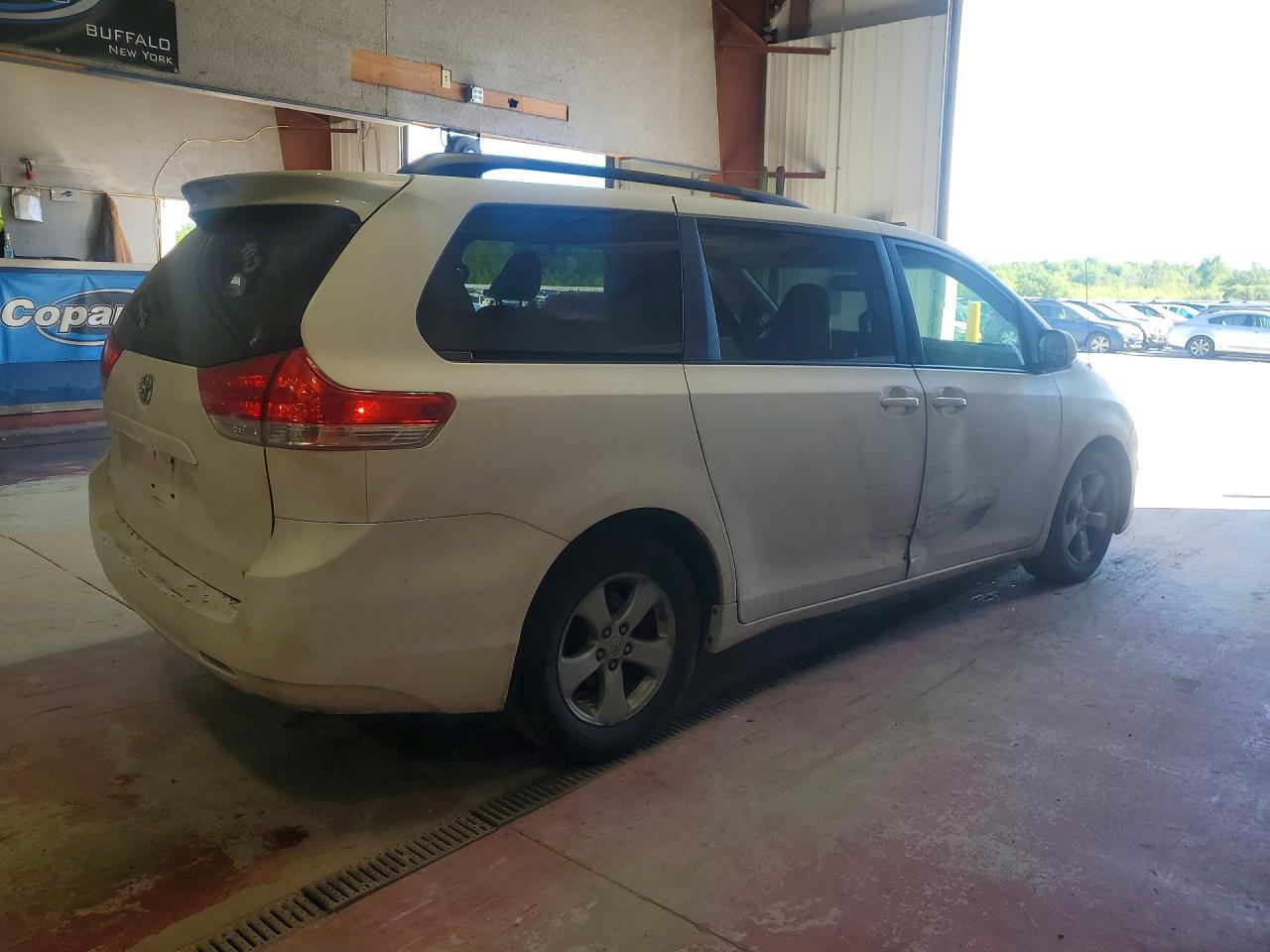 Toyota Sienna Le