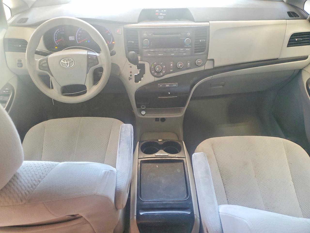 Toyota Sienna Le