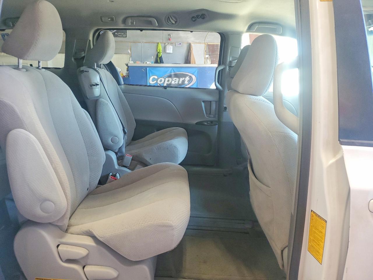 Toyota Sienna Le
