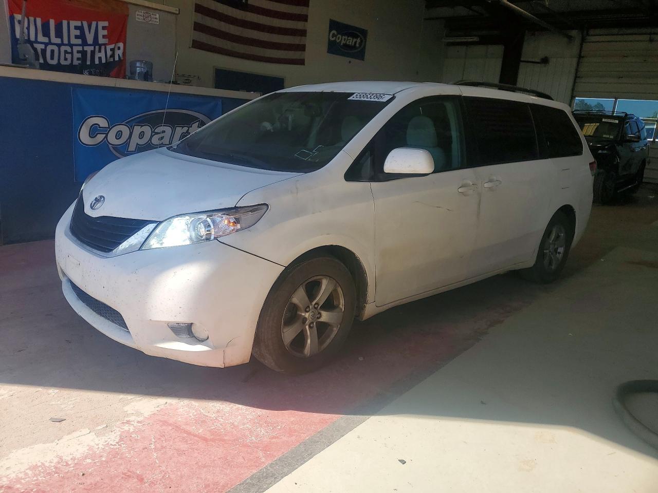 Toyota Sienna Le