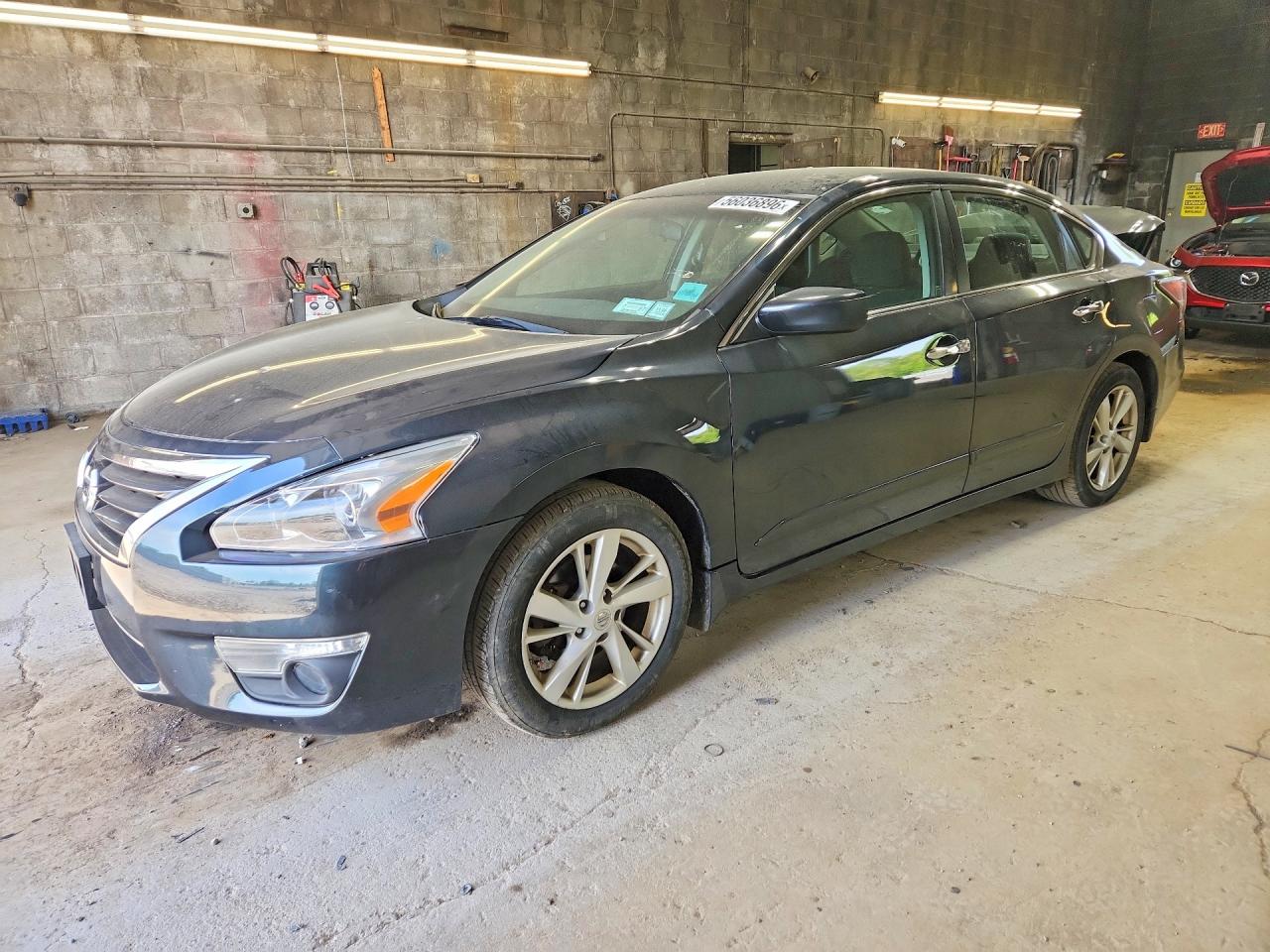 Salvage Nissan Altima Image