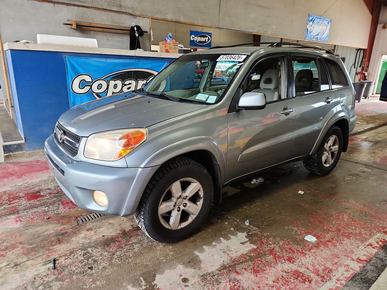 Salvage Toyota RAV4 Image