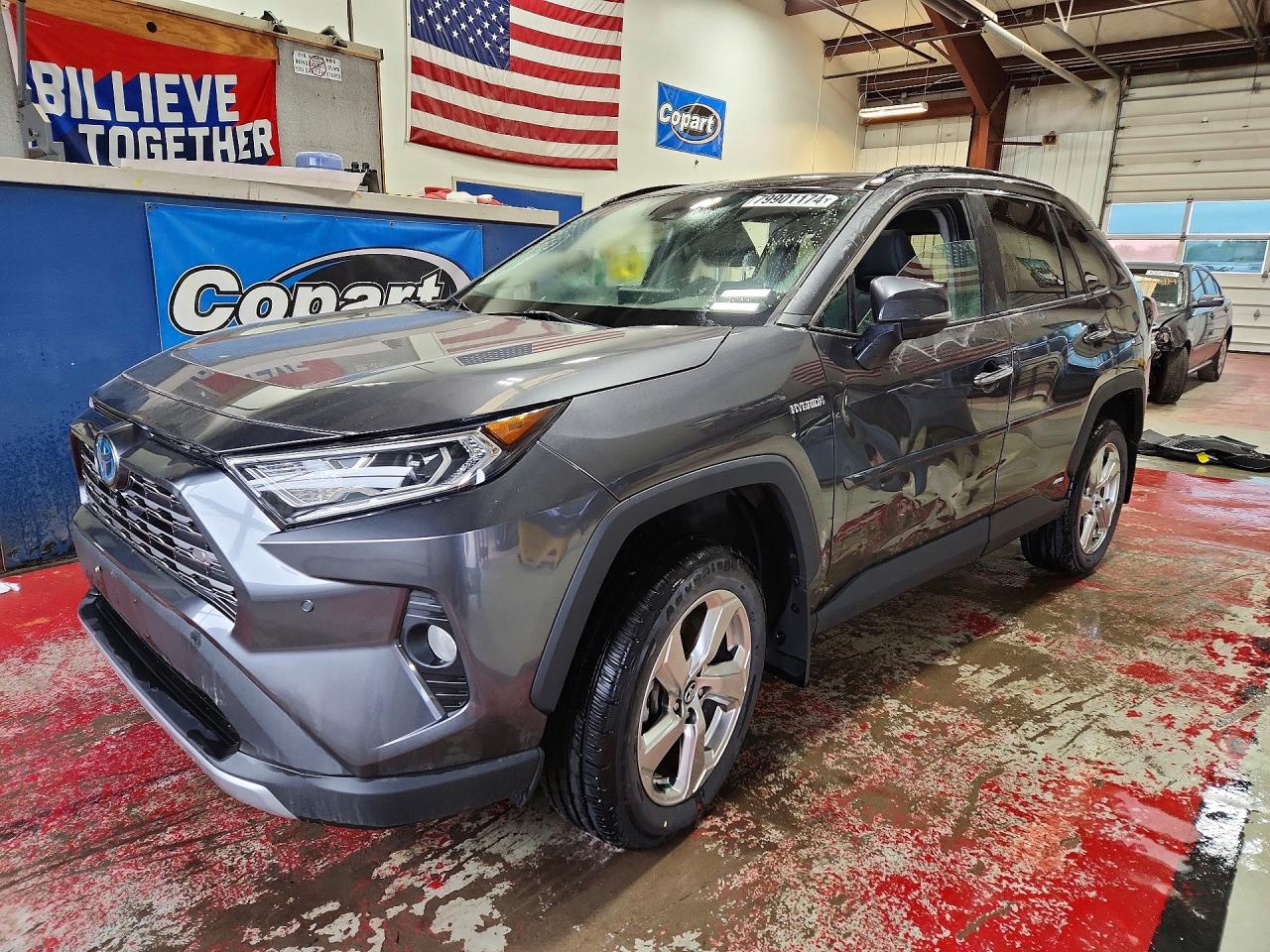 Salvage Toyota RAV4 Image
