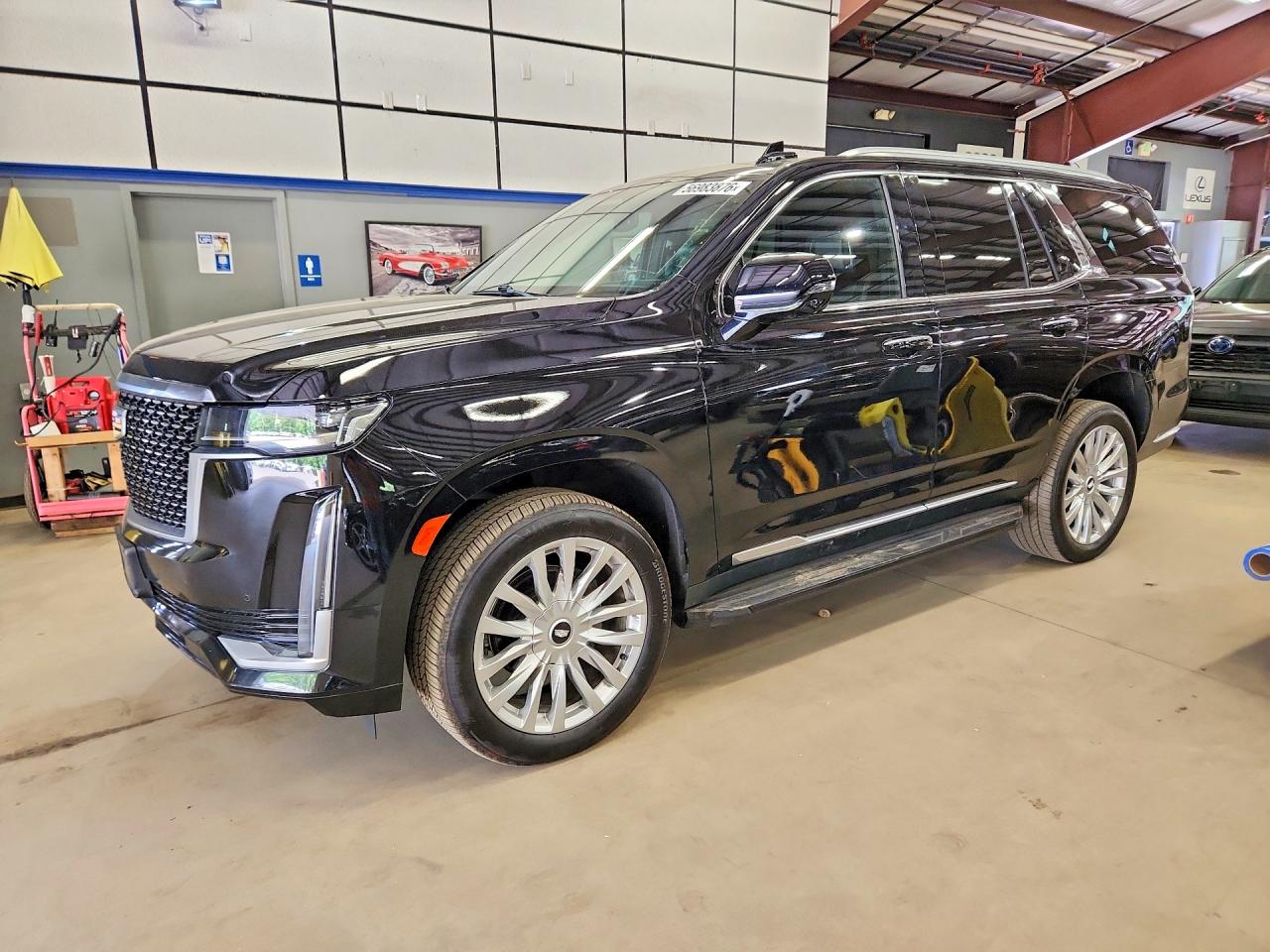Salvage Cadillac Escalade Image