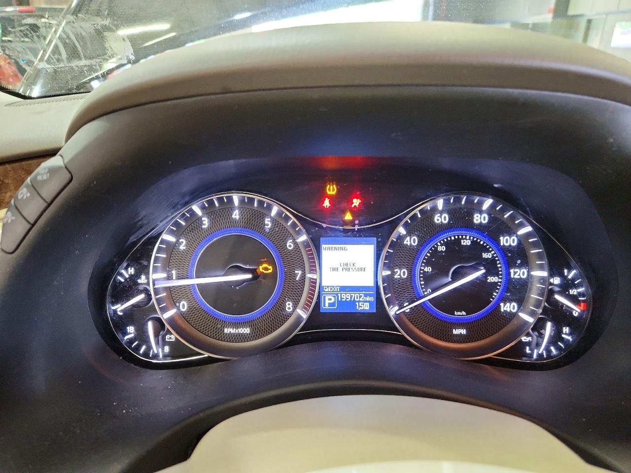 INFINITI Qx Base