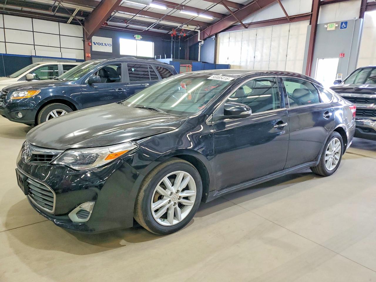 Salvage Toyota Avalon Image