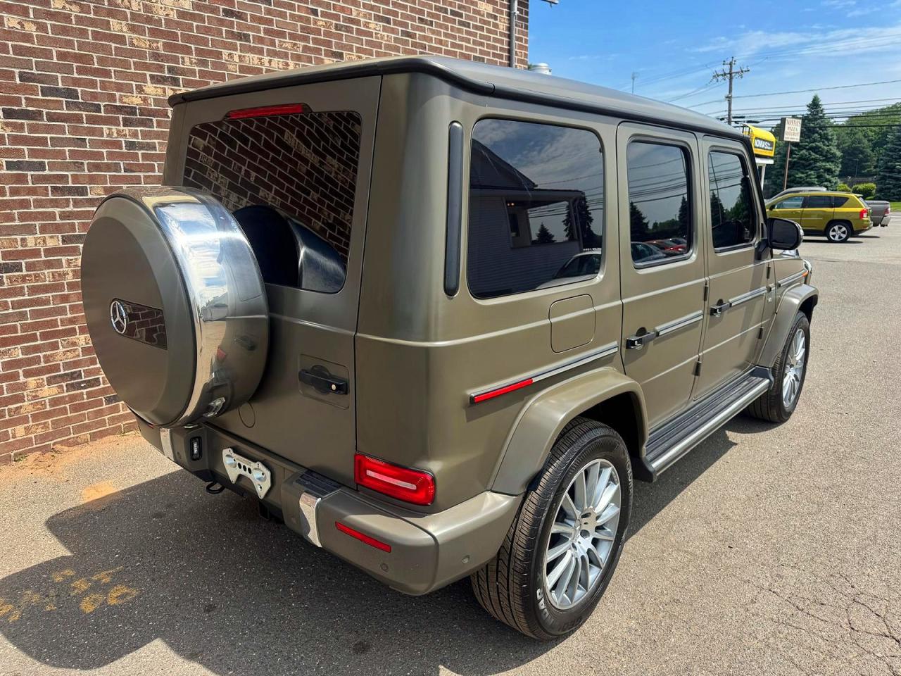 Mercedes-Benz G-Class 550