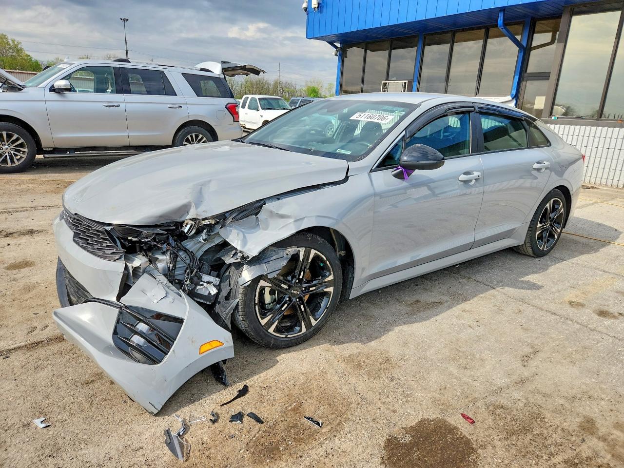 Salvage Kia K5 Image