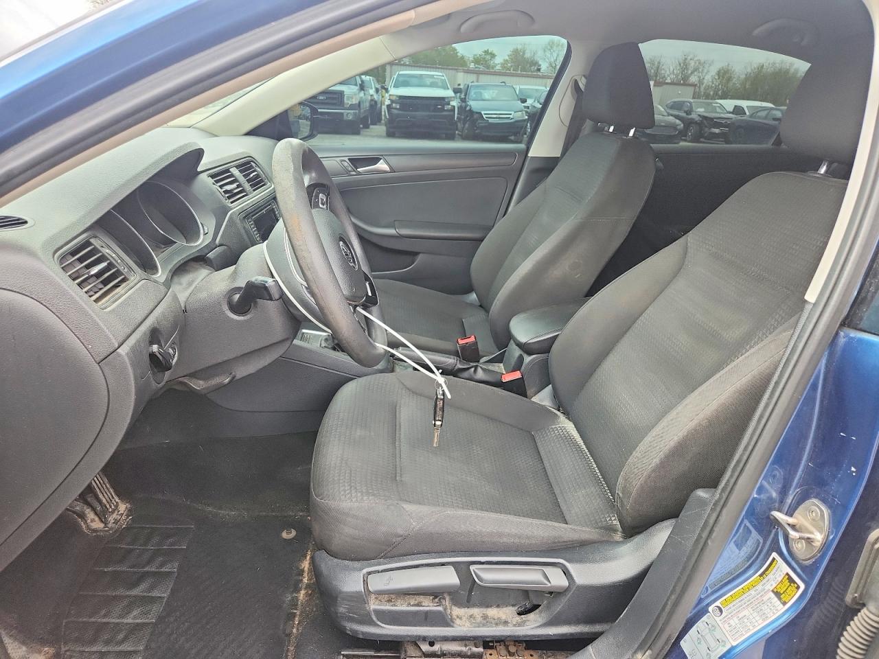 Volkswagen Jetta S
