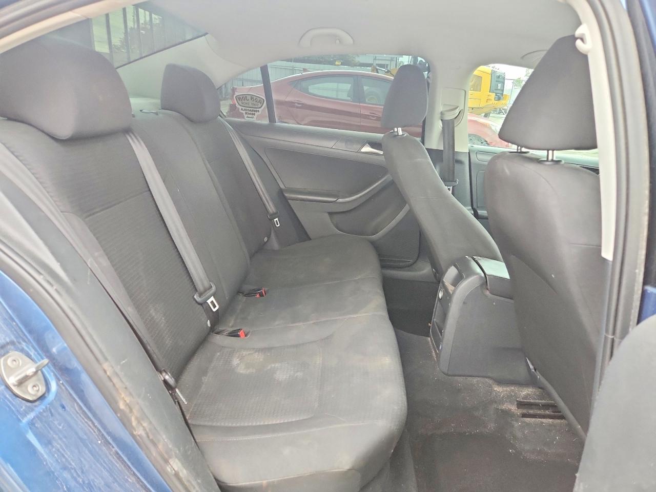 Volkswagen Jetta S