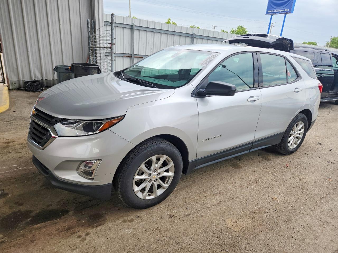 Salvage Chevrolet Equinox Image