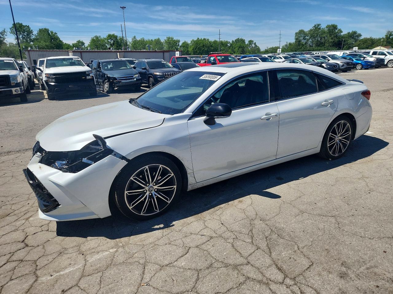 Salvage Toyota Avalon Image
