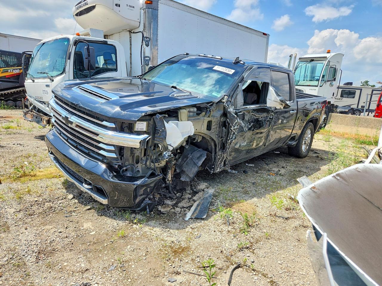 Salvage Chevrolet Silverado Image