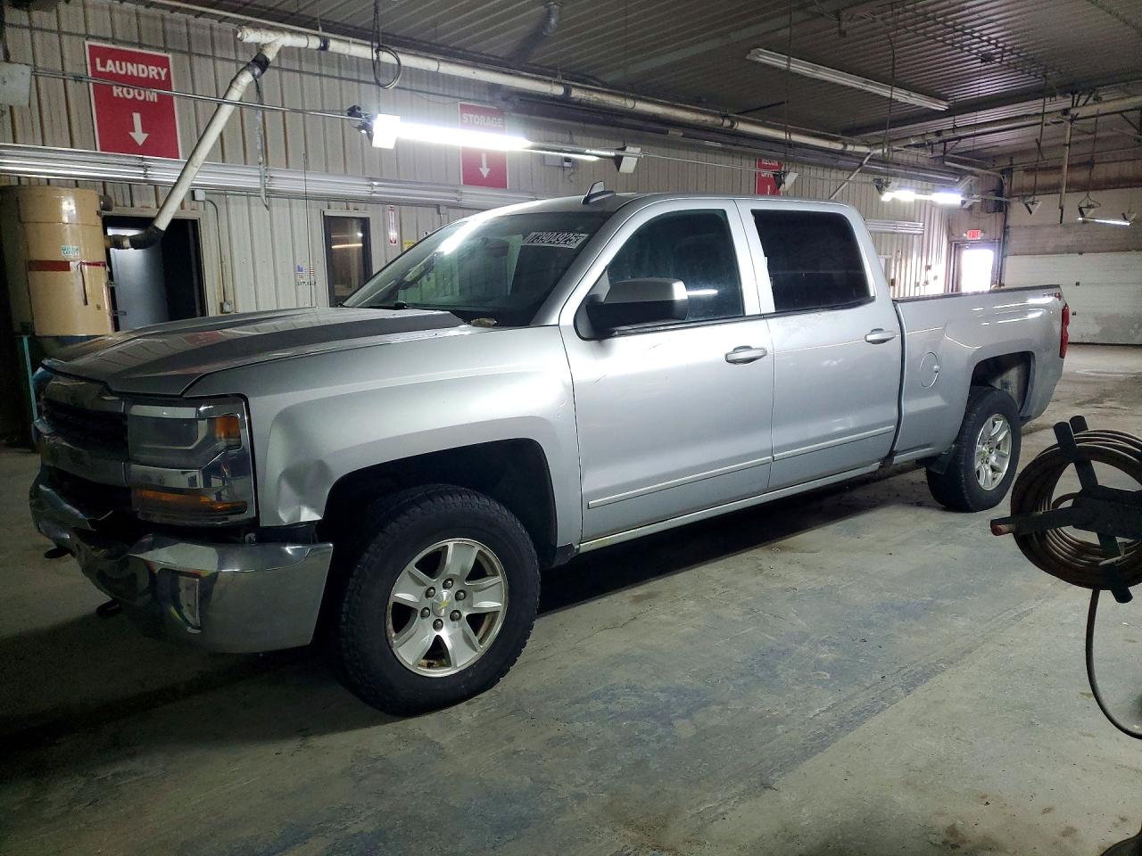 Salvage Chevrolet Silverado Image