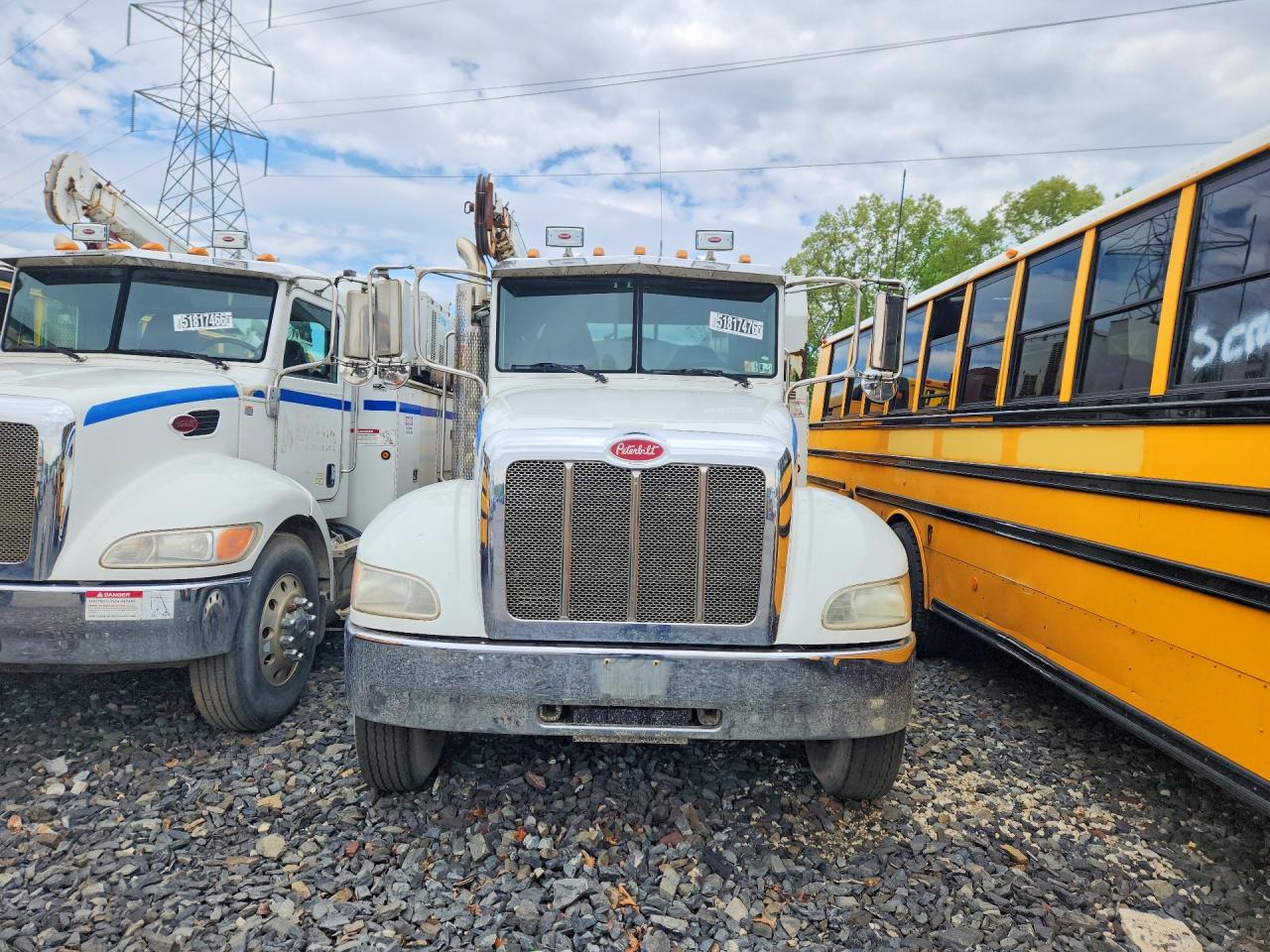 Peterbilt 337