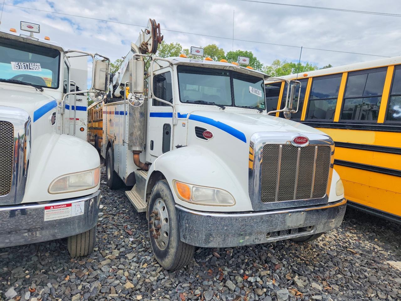 Peterbilt 337