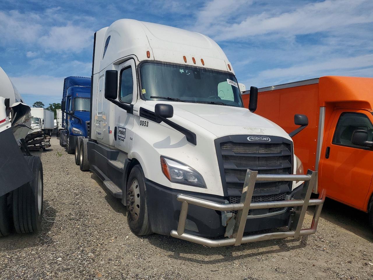 Salvage Freightliner Cascadia 126 Image