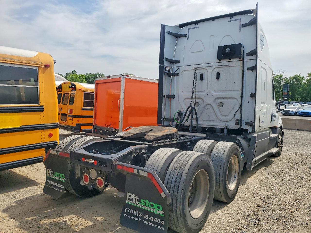 Freightliner Cascadia 126