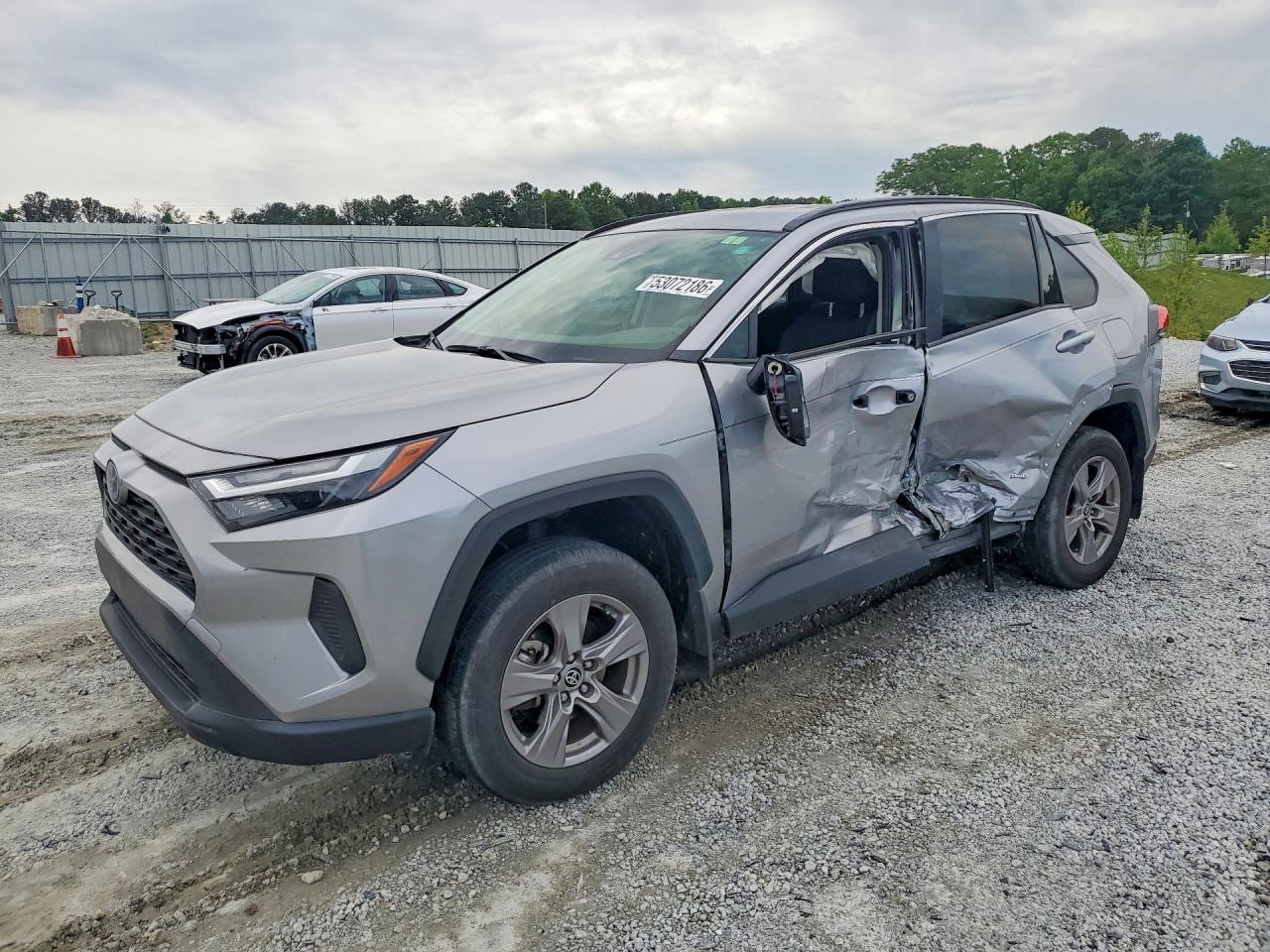 Salvage Toyota RAV4 Image