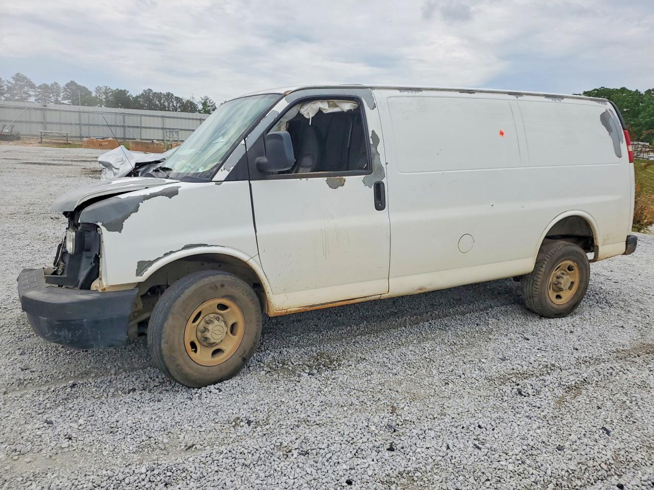 Salvage Chevrolet Express Image