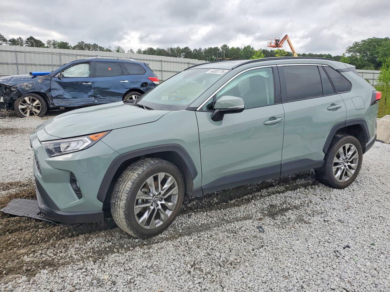 Salvage Toyota RAV4 Image