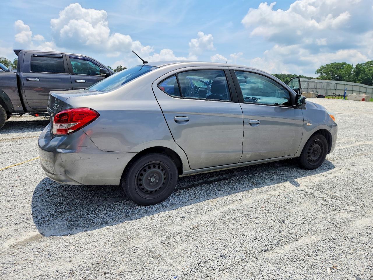 Mitsubishi Mirage G4 Es