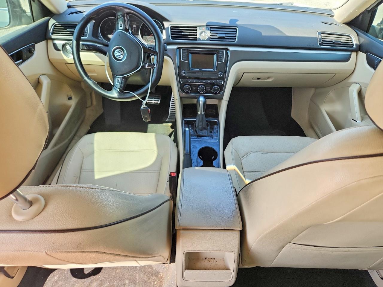Volkswagen Passat S