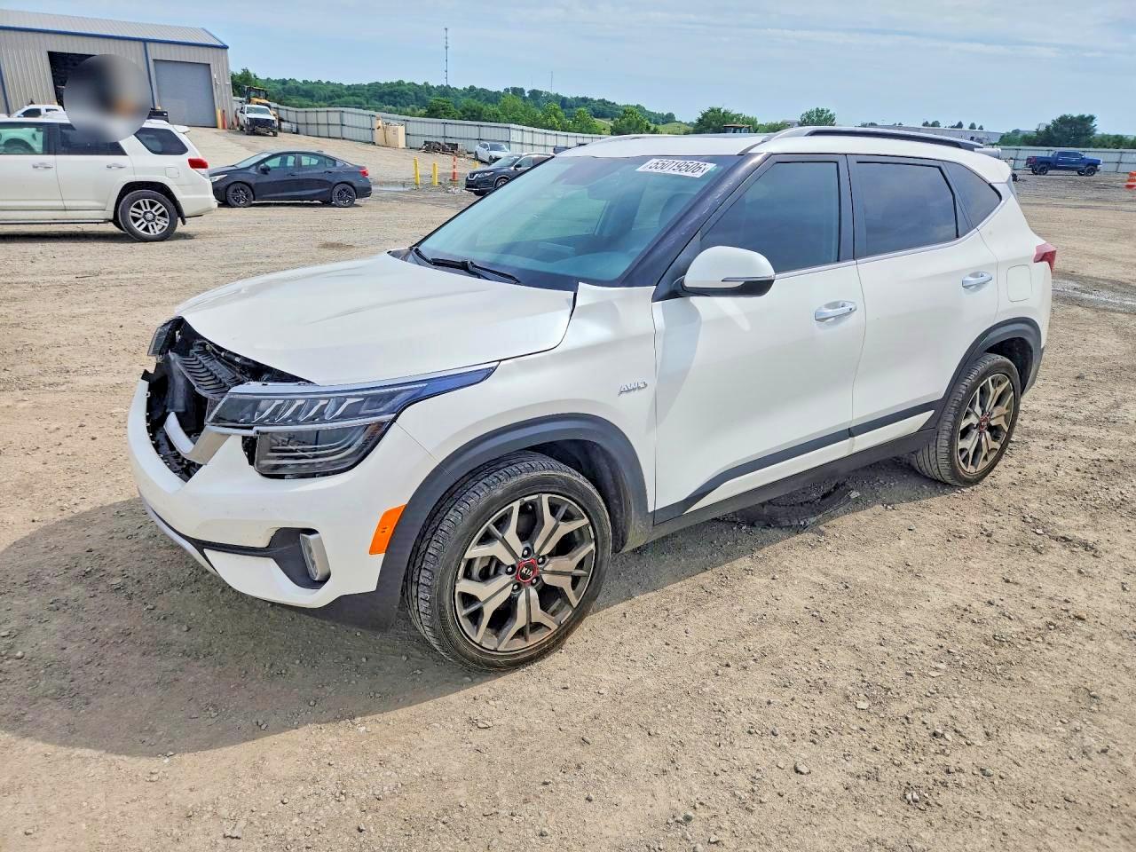 Salvage Kia Seltos Image