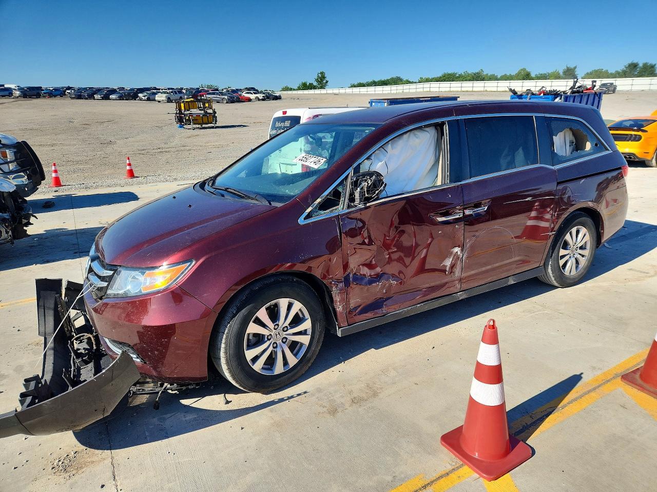 Salvage Honda Odyssey Image
