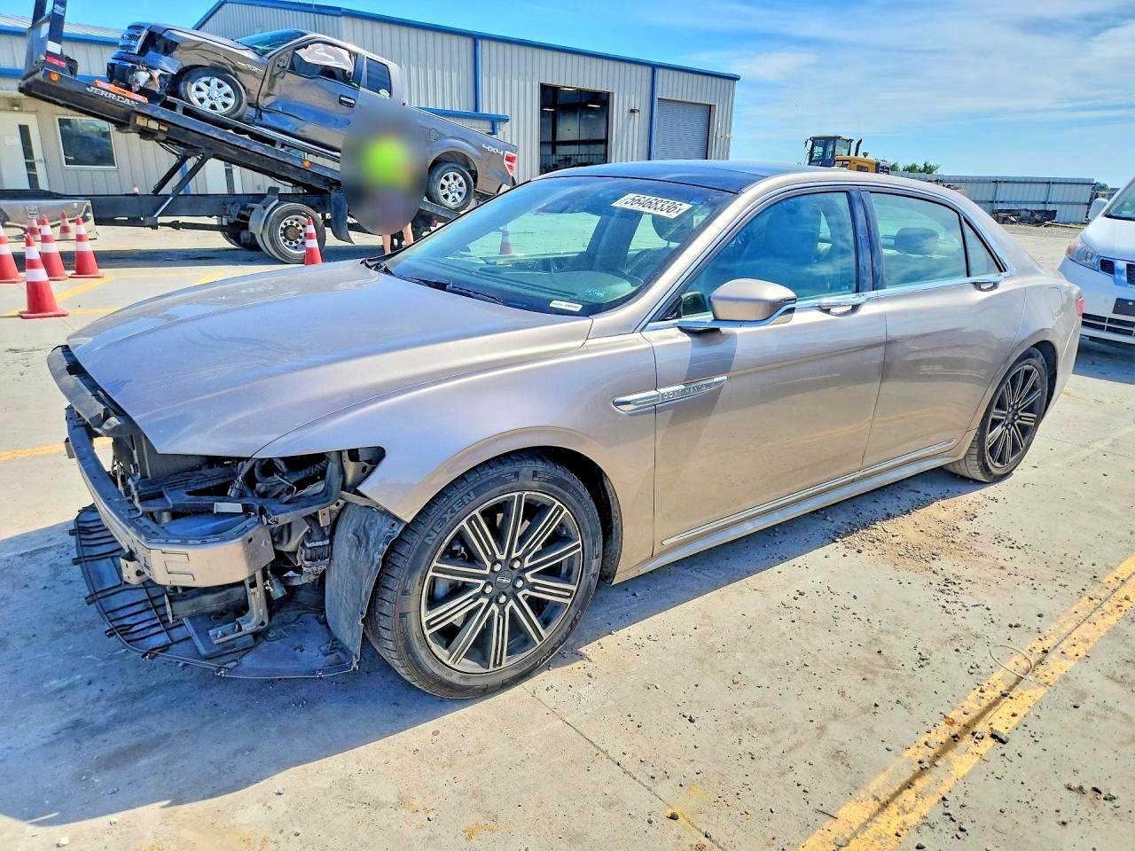 Salvage Lincoln Continental Image