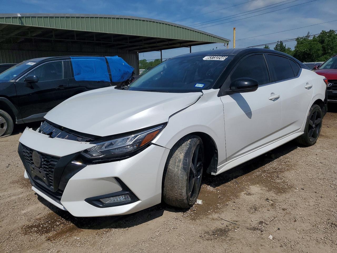Salvage Nissan Sentra Image