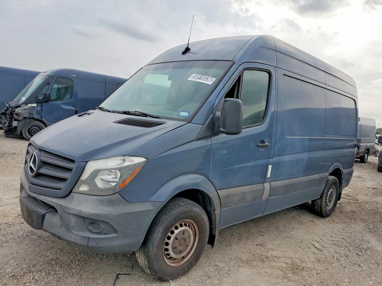 Salvage Mercedes-Benz Sprinter Image