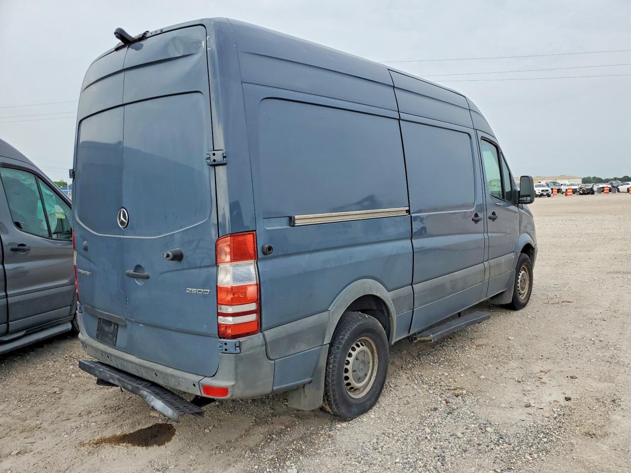 Mercedes-Benz Sprinter 2500