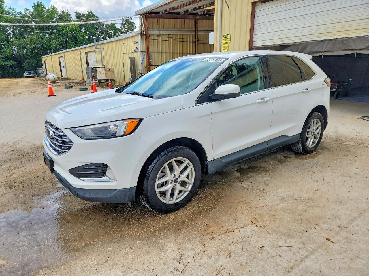 Salvage Ford Edge Image