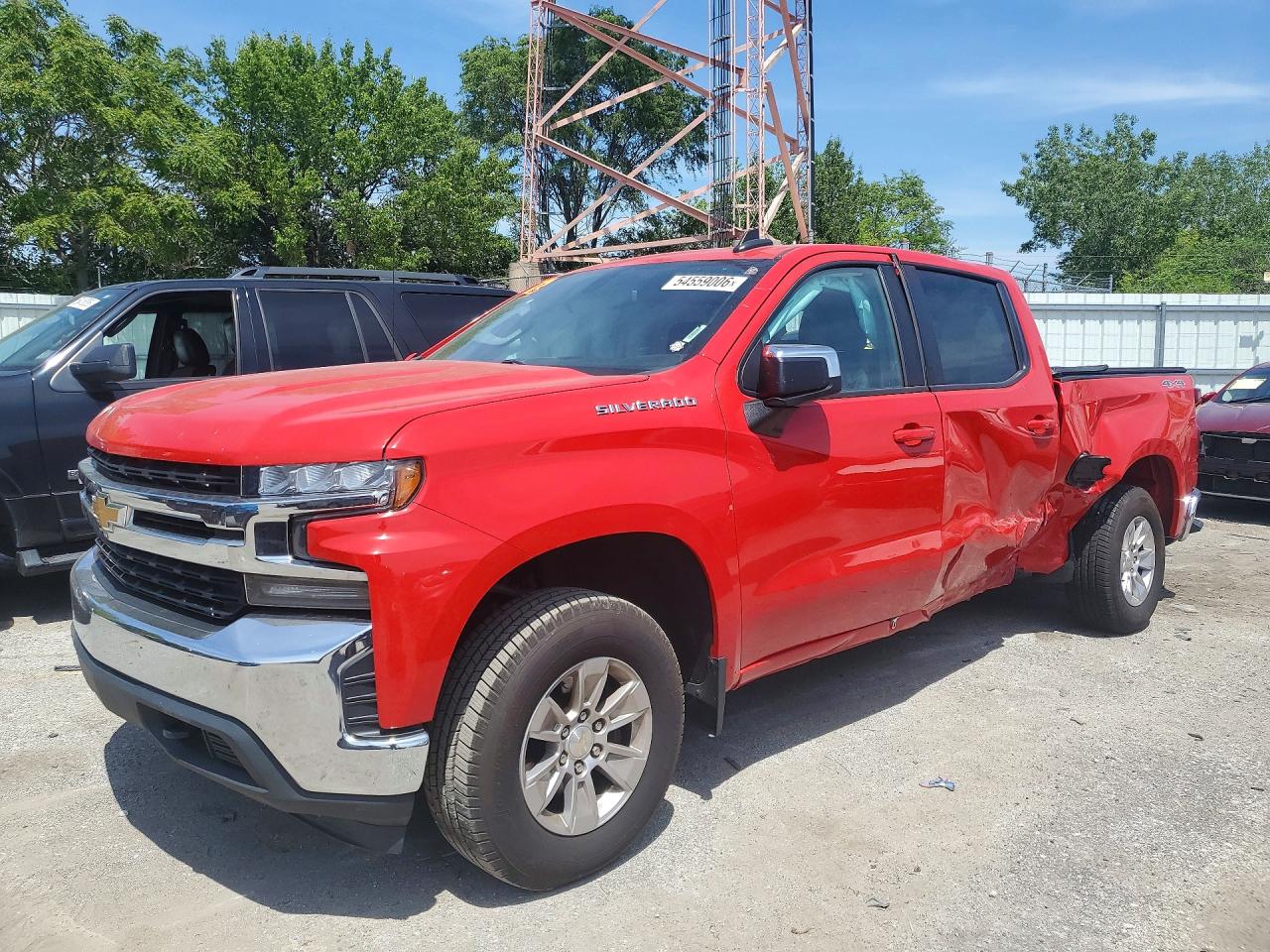 Salvage Chevrolet Silverado Image