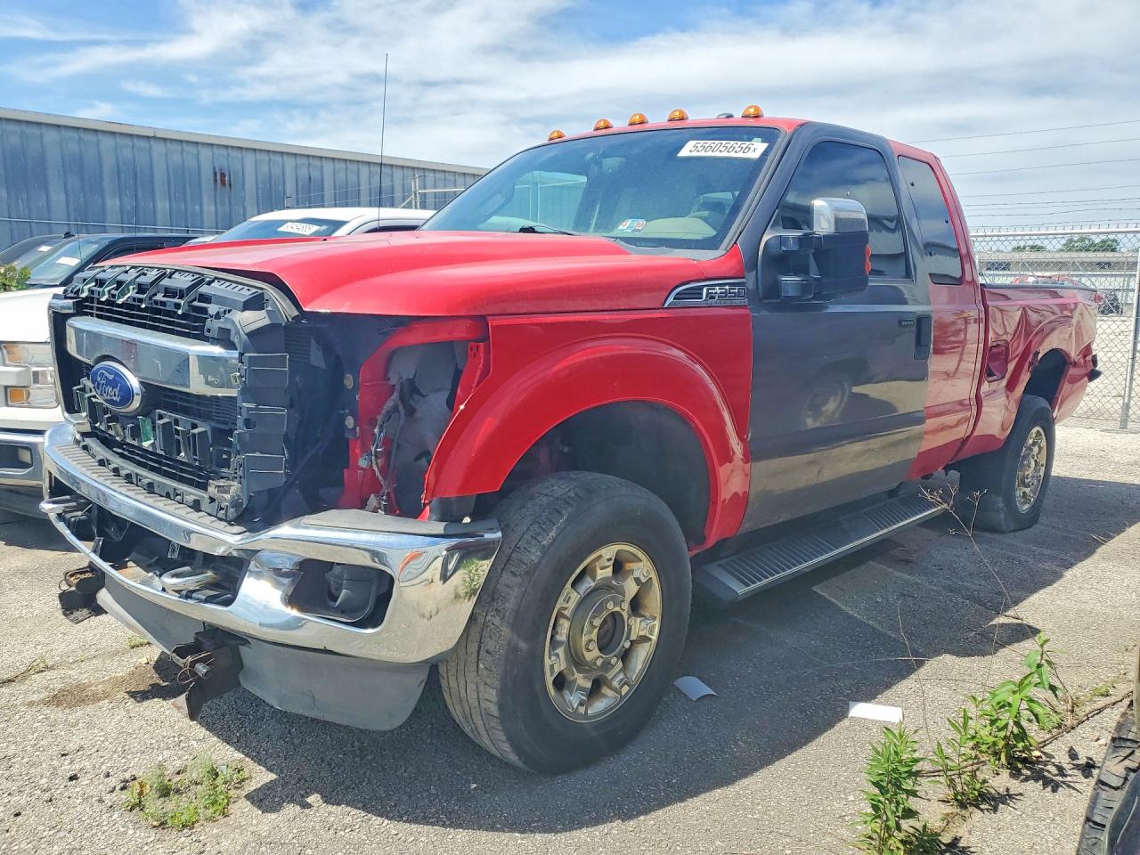 Salvage Ford F-350 Image