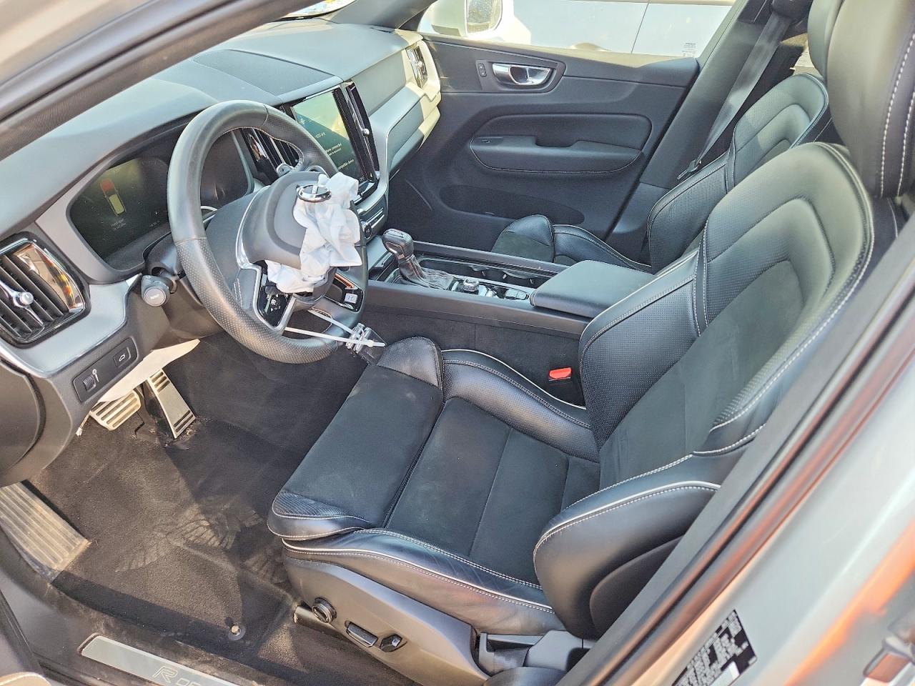 Volvo XC60 B5 R-design