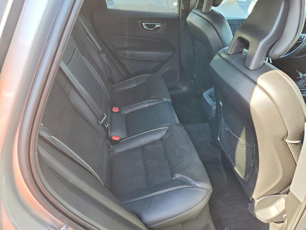 Volvo XC60 B5 R-design